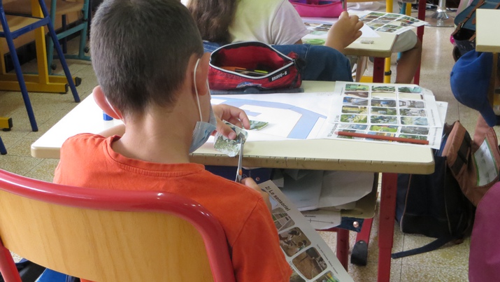 Animation pédagogique à l'école Espariat à Forcalquier (photo PNRL)